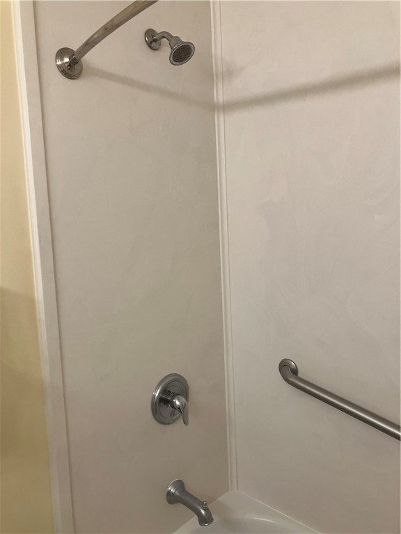 1175 North Beachview Drive North, Unit 102 Jekyll Island, GA 31527 - Photo 11 of 16 Tub/ Shower