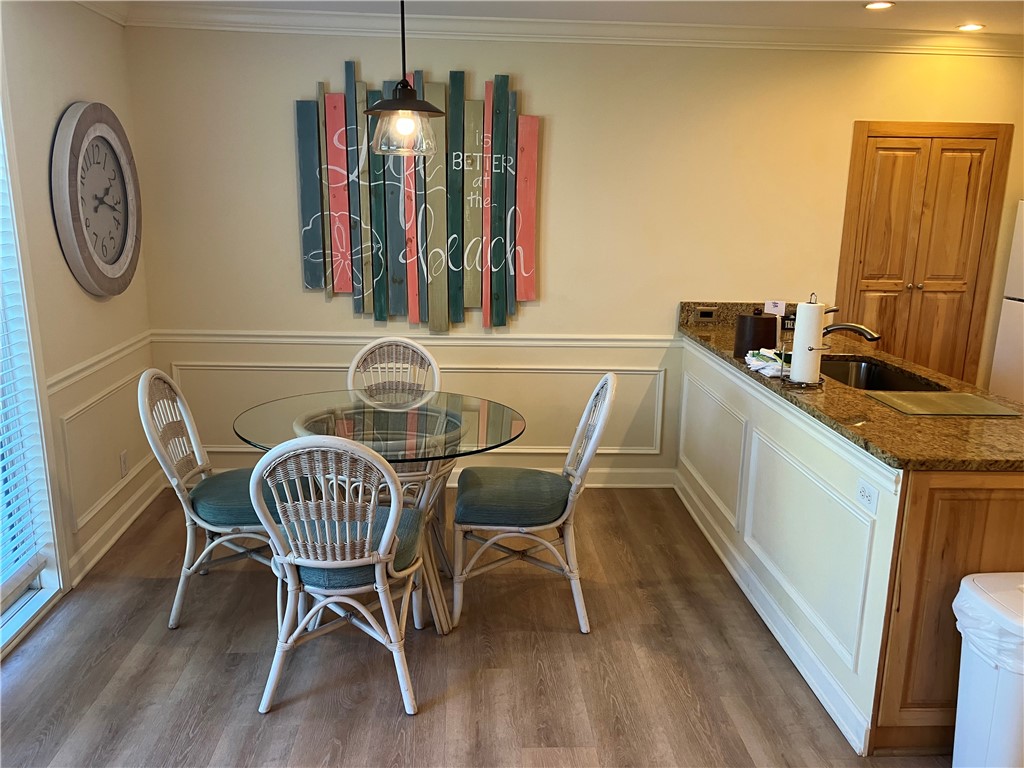 1175 North Beachview Drive North, Unit 102 Jekyll Island, GA 31527 - Photo 5 of 16 Dining area