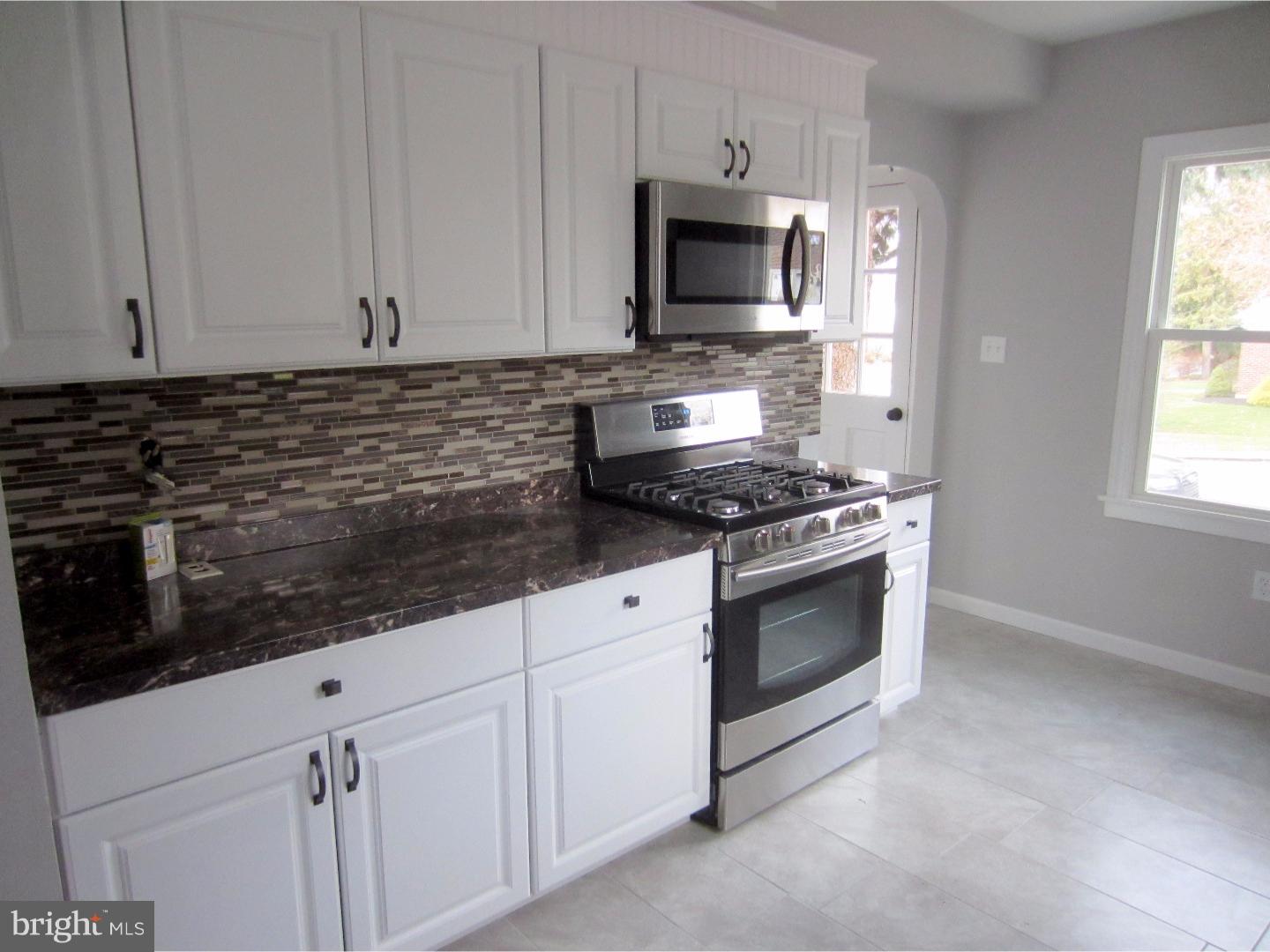 301 Parkside Avenue Shillington, PA 19607 - Photo 7 of 22