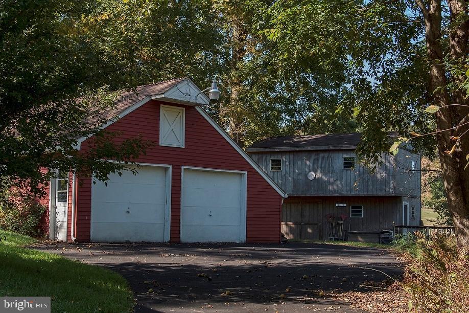 1009 Penn Grant Road Lancaster, PA 17602 - Photo 5 of 26 Gallery Image 5