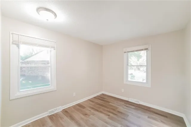 $1,800 | 816 Northwest Buckingham Place, Blue Springs, MO 64015