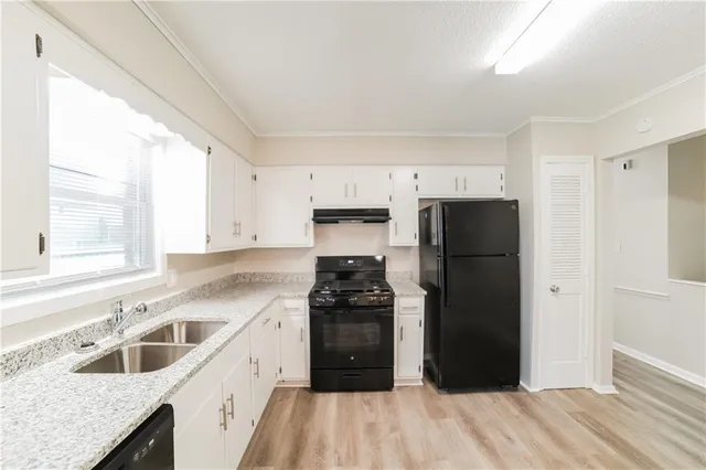 $1,800 | 816 Northwest Buckingham Place, Blue Springs, MO 64015