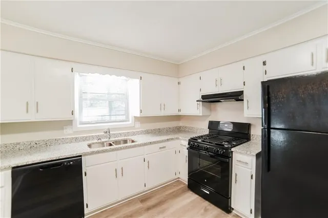 $1,800 | 816 Northwest Buckingham Place, Blue Springs, MO 64015