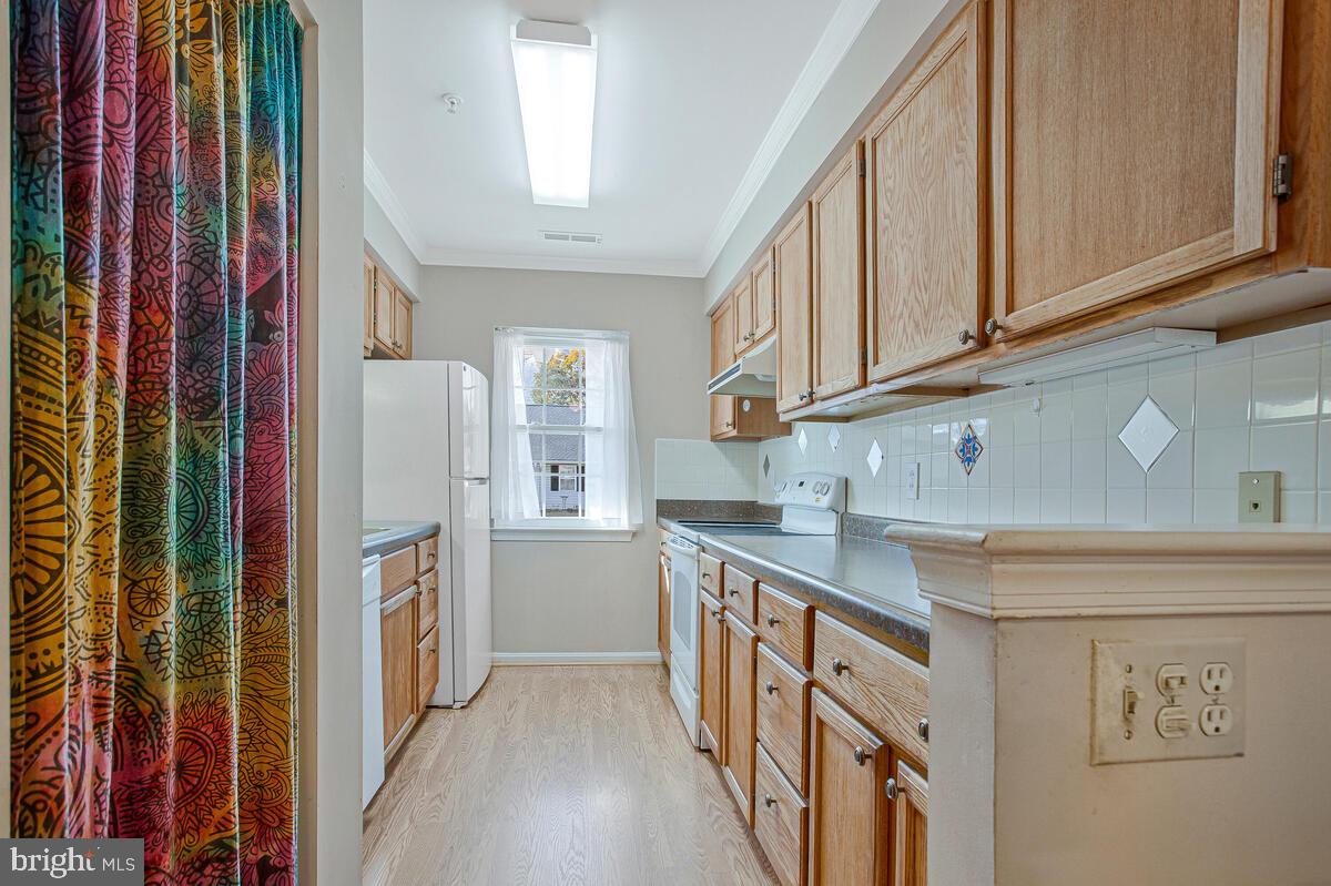 9264 Cherry Lane, Unit 47 Laurel, MD 20708 - Photo 15 of 30 Galley kitchen