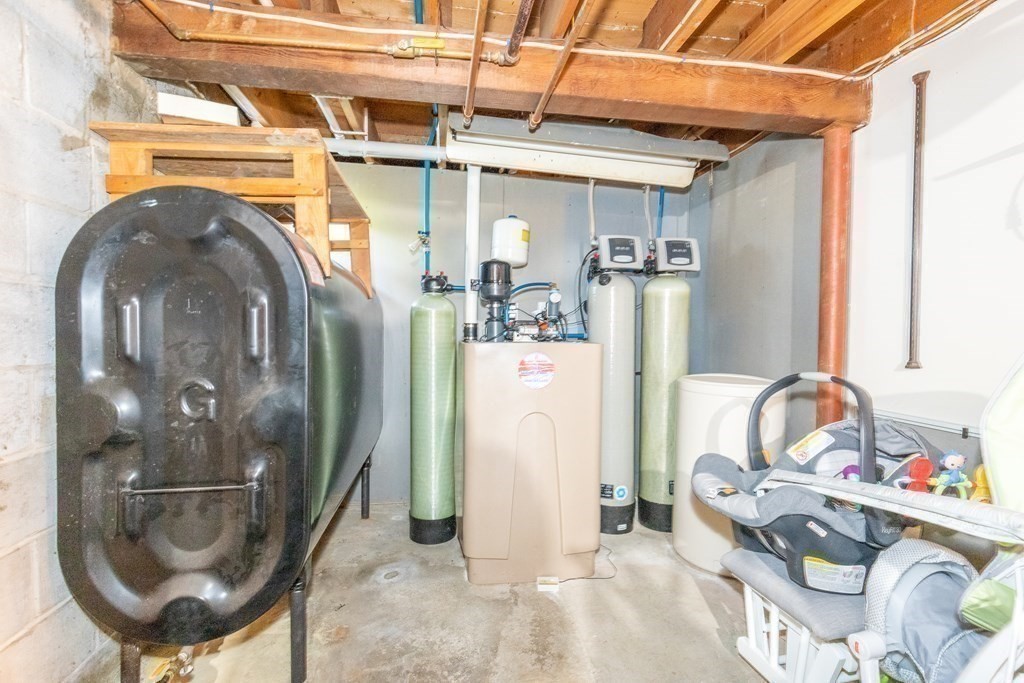 33 Keyes Road Westford, MA 01886 - Photo 31 of 42