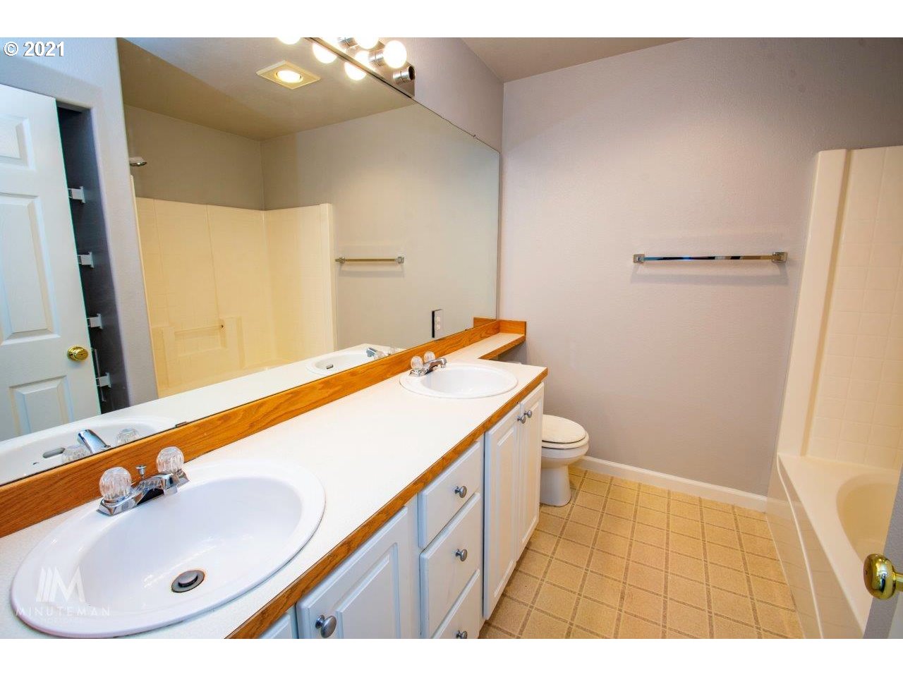 14184 Southwest Barrows Road, Unit 4 Tigard, OR 97223 - Photo 14 of 14 Gallery Image 14