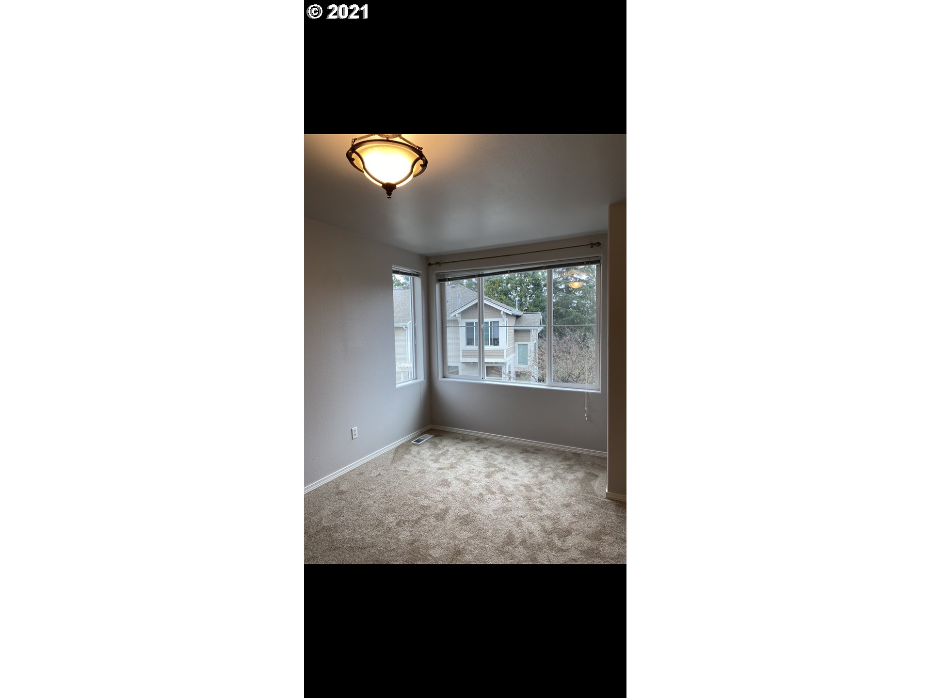 14184 Southwest Barrows Road, Unit 4 Tigard, OR 97223 - Photo 8 of 14 Gallery Image 8