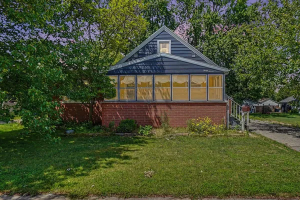 $299,900 | 37 West Garfield Avenue, Zeeland, MI 49464