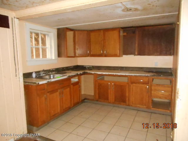 1336 Brislin Road Stroudsburg, PA 18360 - Photo 4 of 11 DSCN8216