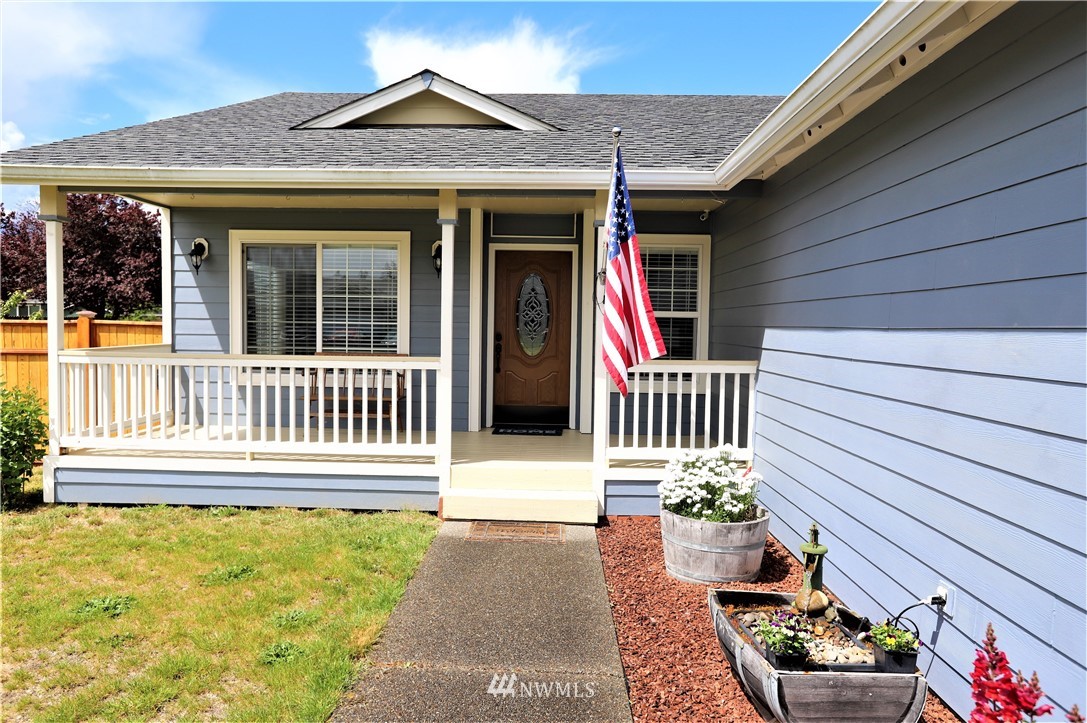 19914 Tahoma Circle Southwest Rochester, WA 98579 - Photo 2 of 38