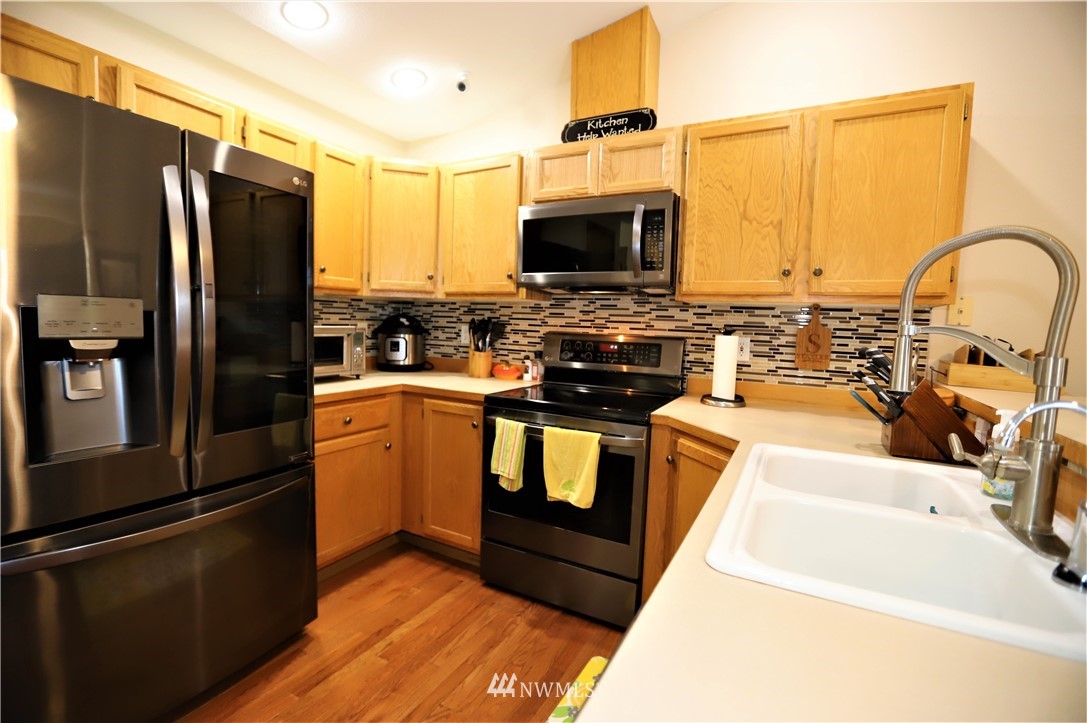 19914 Tahoma Circle Southwest Rochester, WA 98579 - Photo 8 of 38