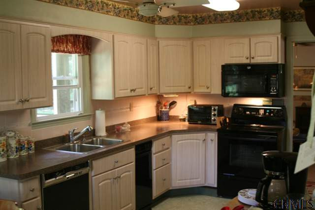 7 Riding Club Road Troy, NY 12180 - Photo 5 of 13 Photo 5