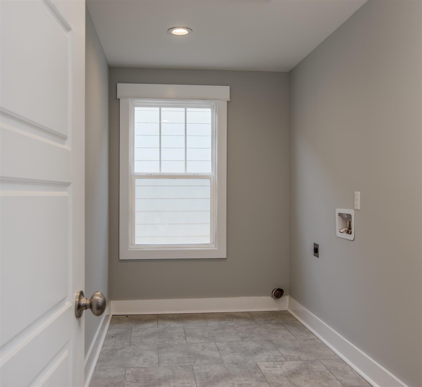 603 B Ries Avenue Nashville, TN 37209 - Photo 22 of 25 an empty room with a window