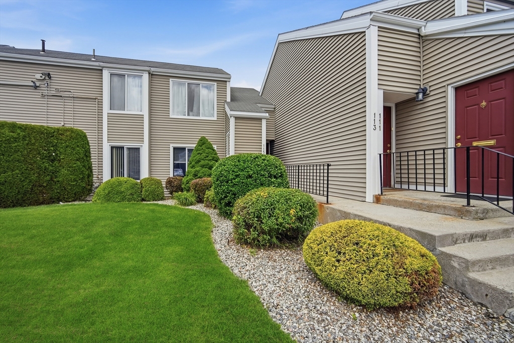 113 Nassau Drive, Unit 113 Springfield, MA 01129 - Photo 3 of 28
