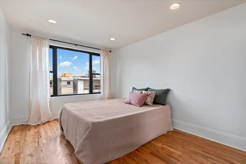 $245,000 | 1353 West Fargo Avenue, Unit 3E, Chicago, IL 60626