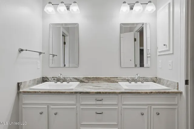 $339,900 | 201 Greenfield Place, Brandon, MS 39047