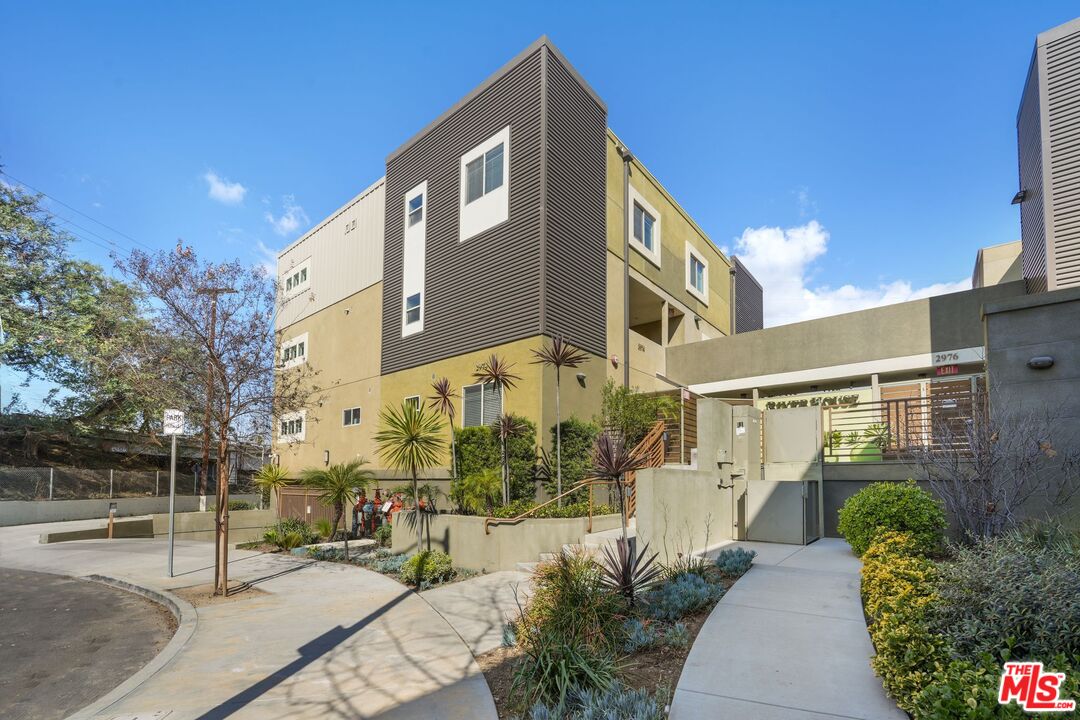 2974 Ripple Place, Unit 202 Los Angeles, CA 90039 - Photo 28 of 32 Gallery Image 28