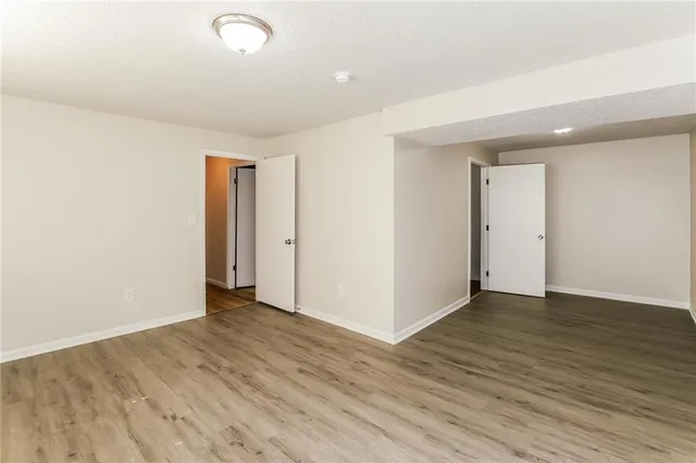 $1,875 | 810 Rowell Street, Excelsior Springs, MO 64024