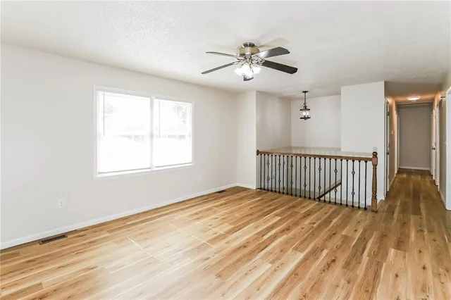 $1,875 | 810 Rowell Street, Excelsior Springs, MO 64024