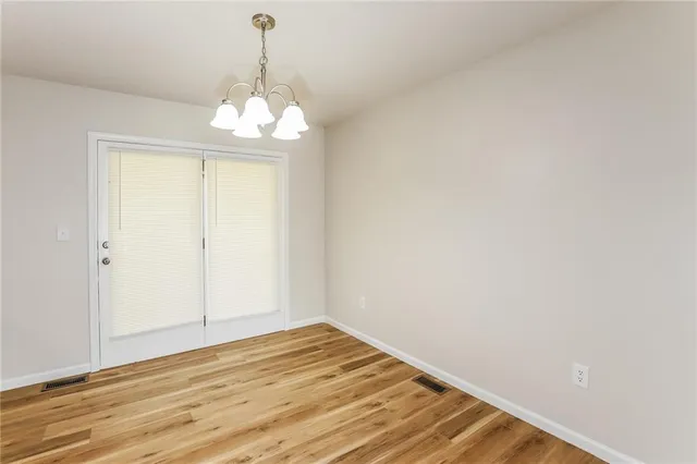 $1,875 | 810 Rowell Street, Excelsior Springs, MO 64024