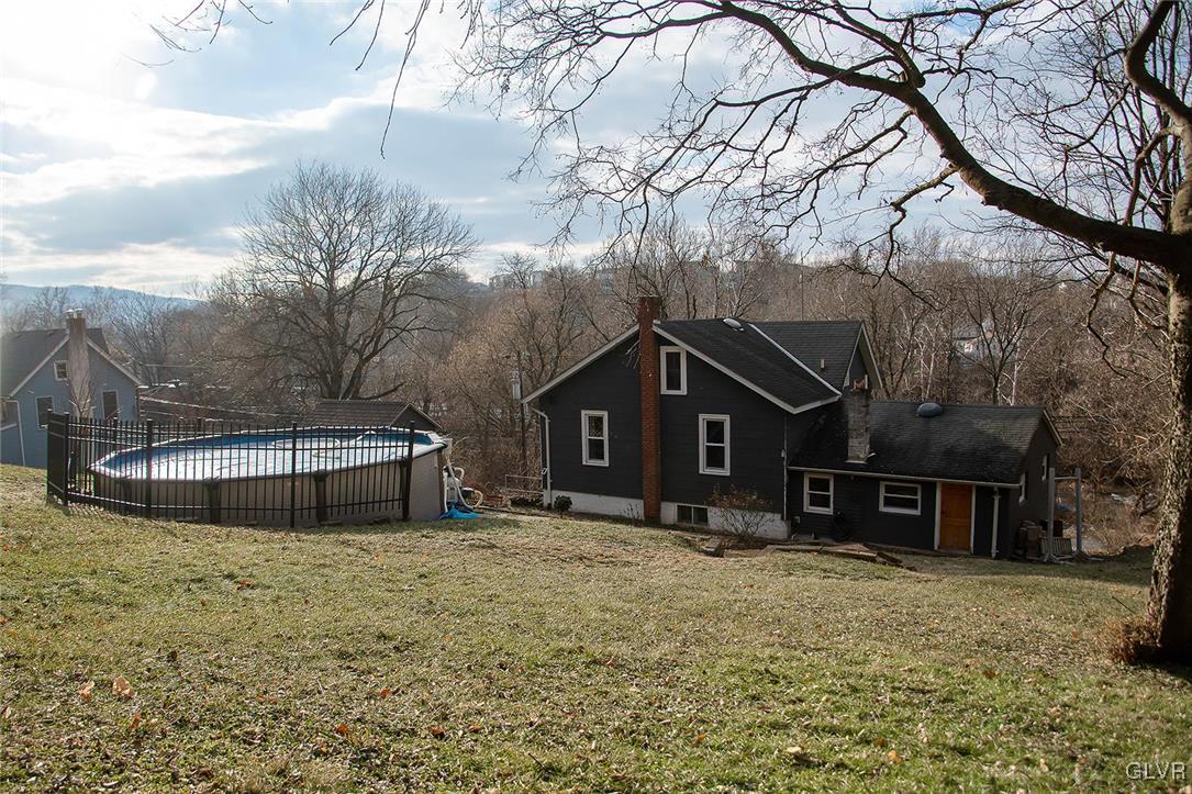 2016 Riverside Drive Bethlehem, PA 18015 - Photo 3 of 26 Gallery Image 3