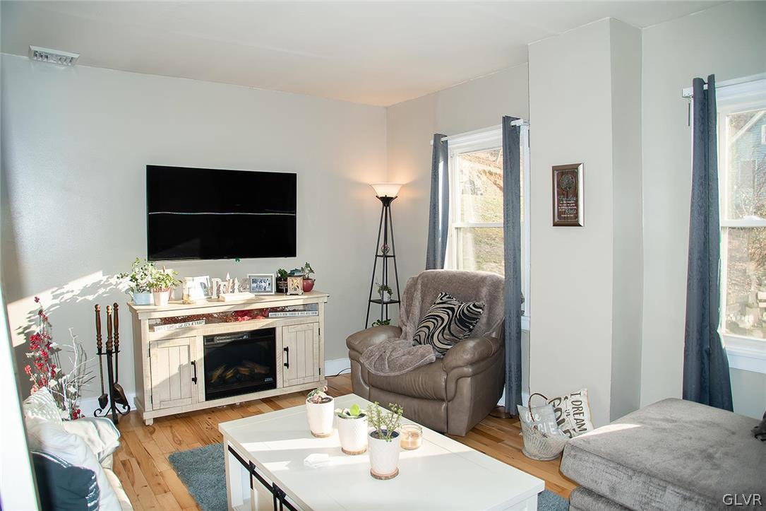 2016 Riverside Drive Bethlehem, PA 18015 - Photo 7 of 26 Gallery Image 7