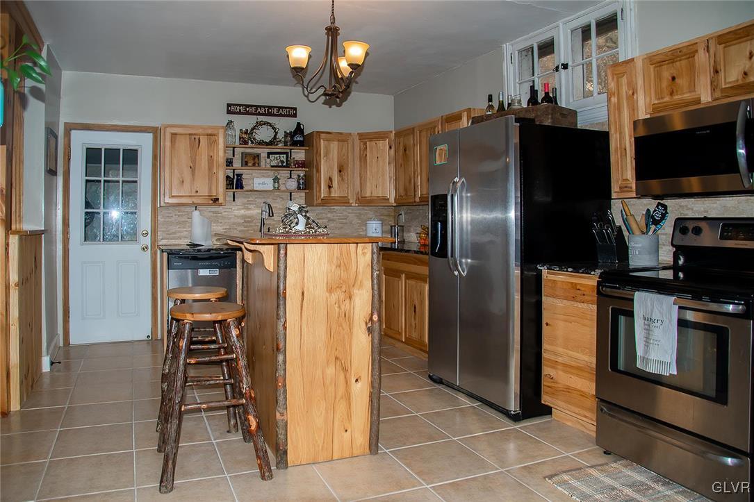 2016 Riverside Drive Bethlehem, PA 18015 - Photo 9 of 26 Gallery Image 9