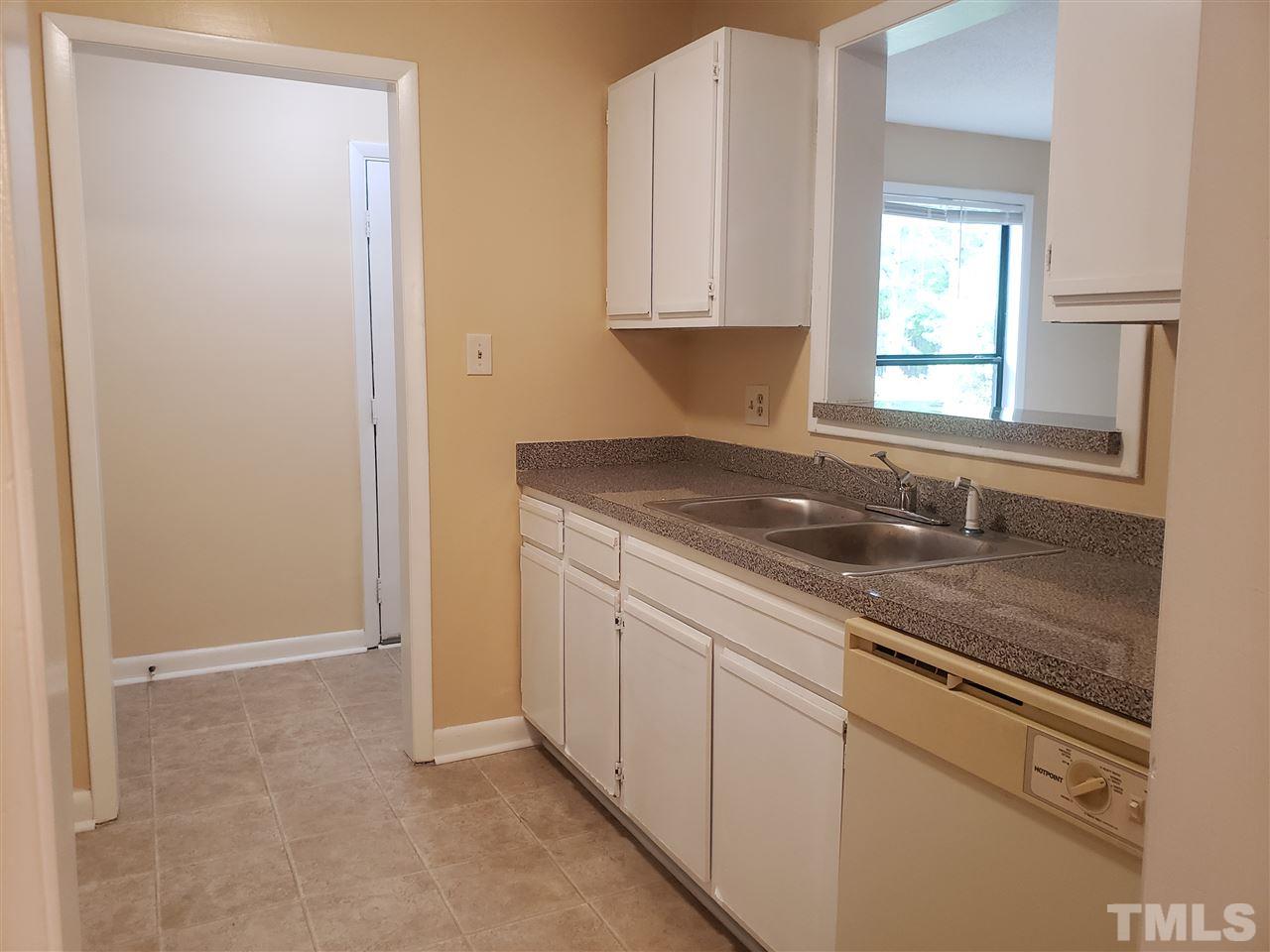 5820 Pointer Drive, Unit 101 Raleigh, NC 27609 - Photo 9 of 23