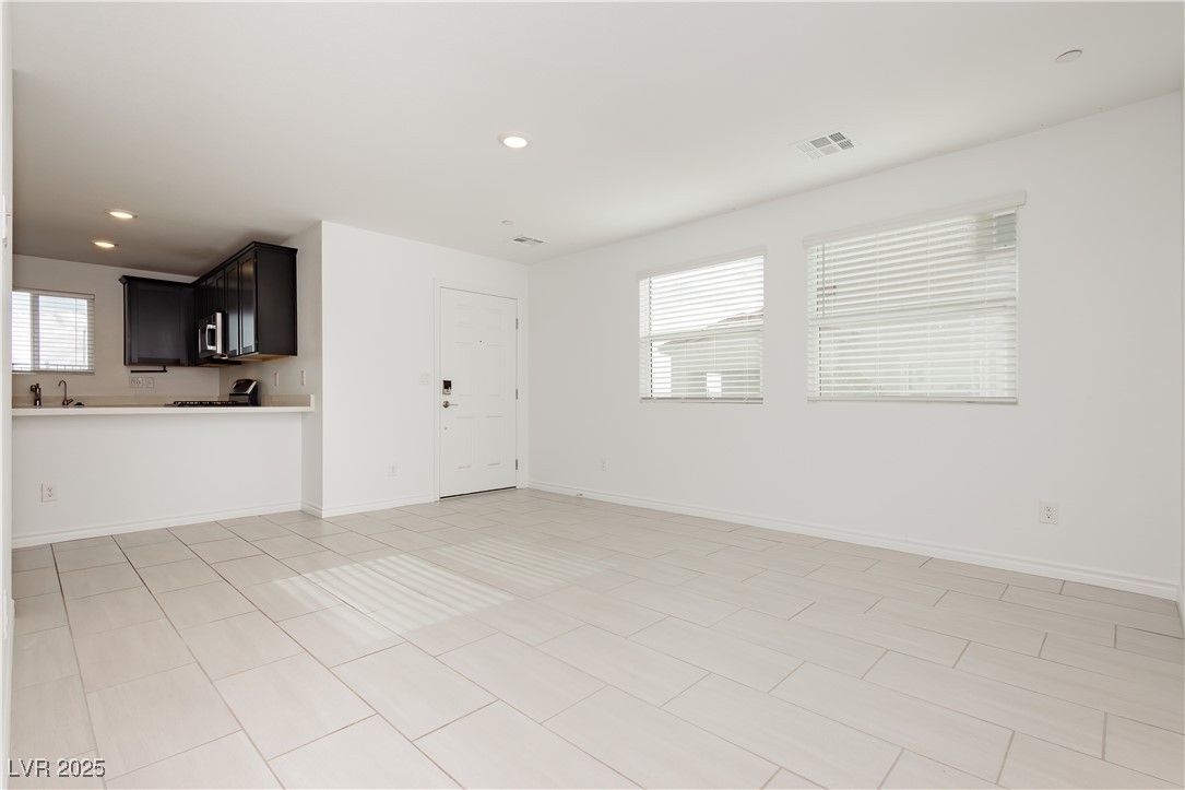 6152 Rathbone Street Las Vegas, NV 89166 - Photo 12 of 39