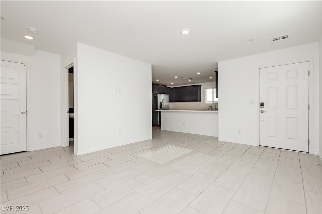 6152 Rathbone Street Las Vegas, NV 89166 - Photo 13 of 39