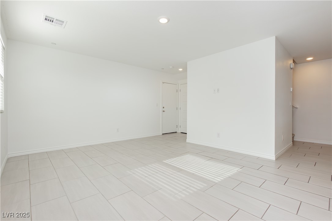 6152 Rathbone Street Las Vegas, NV 89166 - Photo 14 of 39