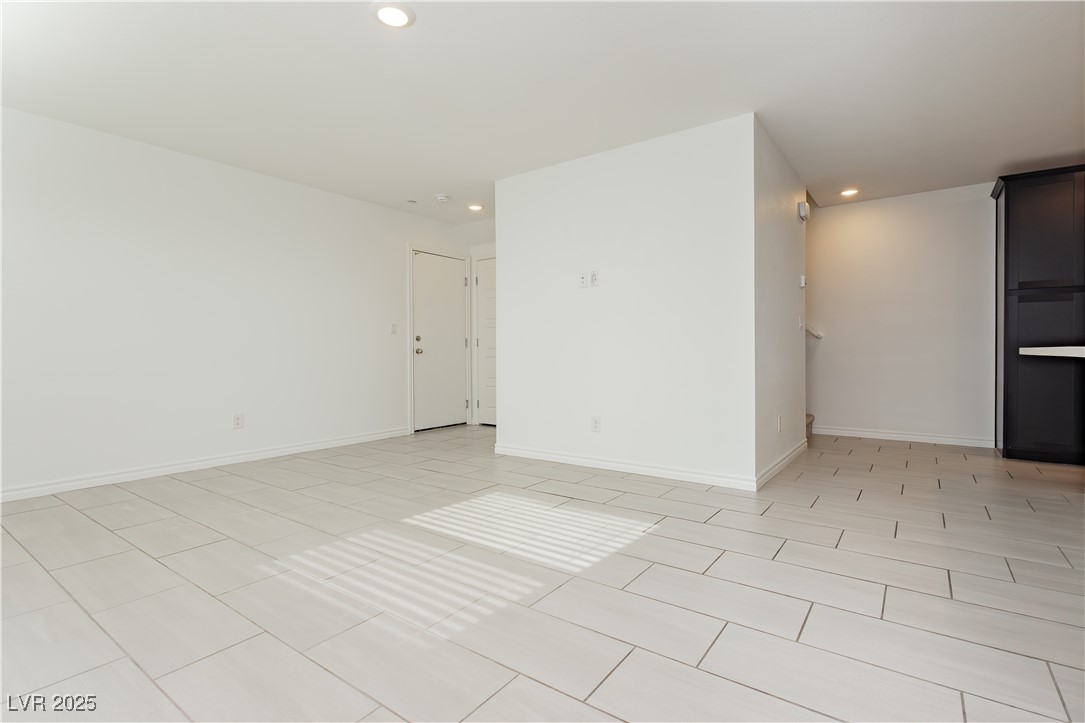 6152 Rathbone Street Las Vegas, NV 89166 - Photo 15 of 39