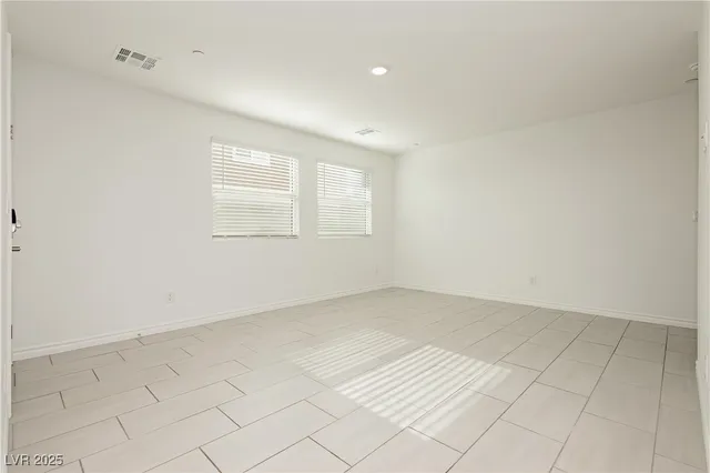 $2,000 | 6152 Rathbone Street, Las Vegas, NV 89166