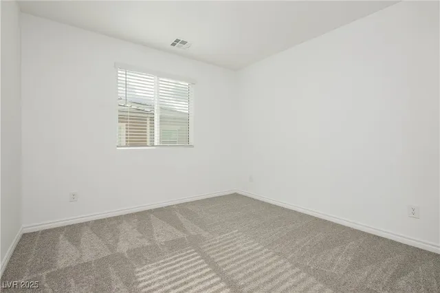 $2,000 | 6152 Rathbone Street, Las Vegas, NV 89166