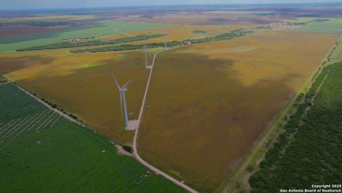 0 Fm 490 Edinburg, TX 78541 - Photo 4 of 15 a view of an ocean from a balcony