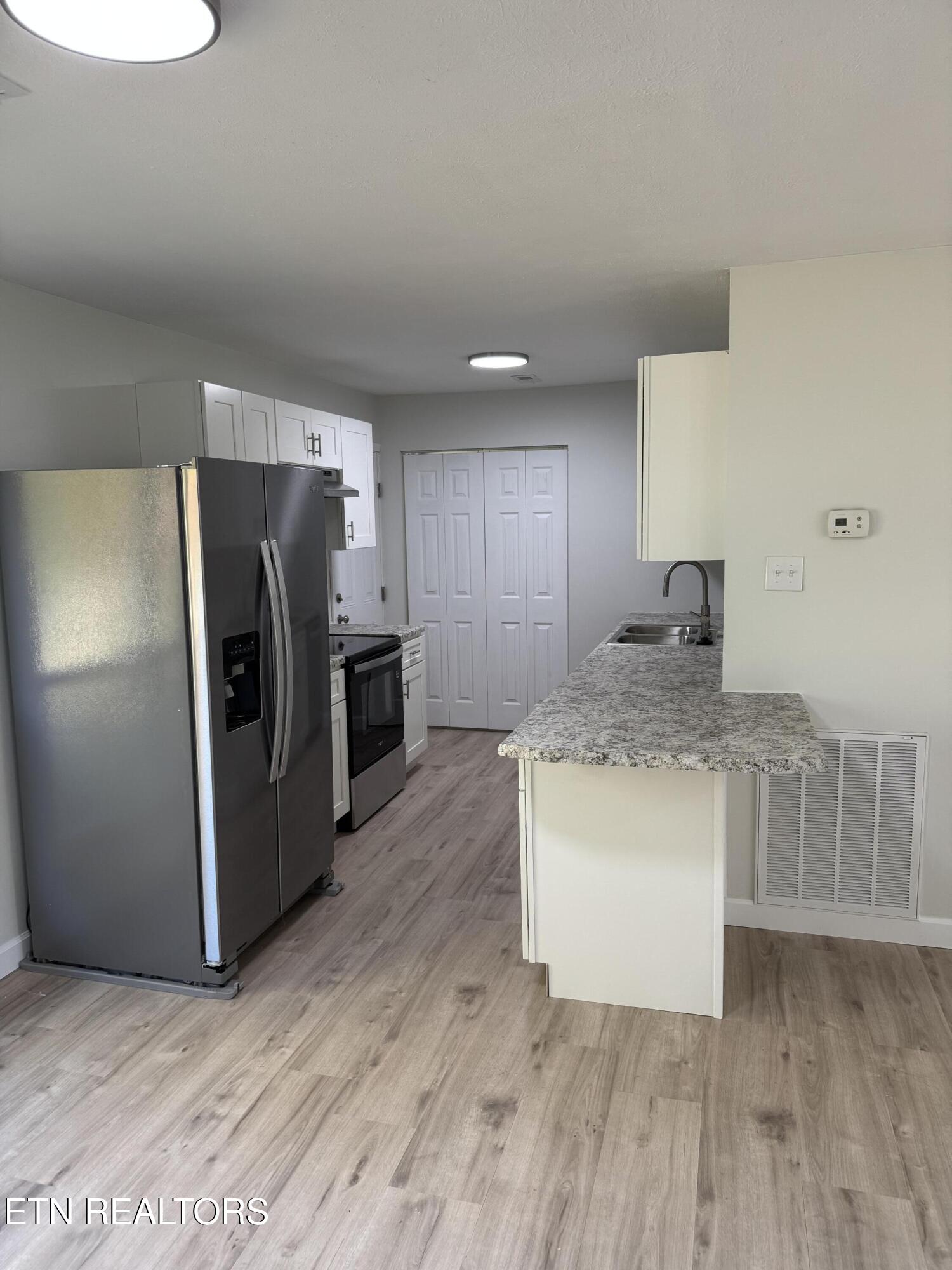 1140 Roswell Road Knoxville, TN 37923 - Photo 5 of 15 IMG_0565