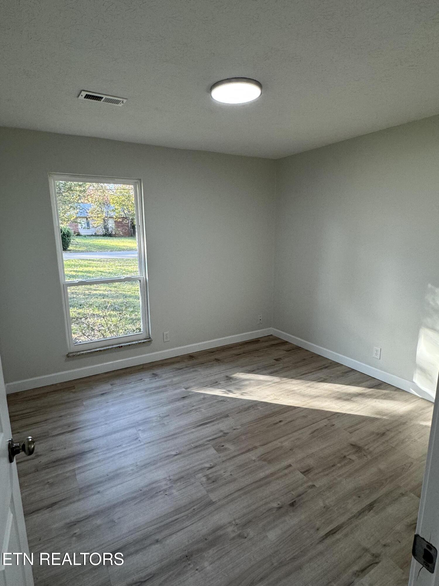 1140 Roswell Road Knoxville, TN 37923 - Photo 8 of 15 IMG_0586