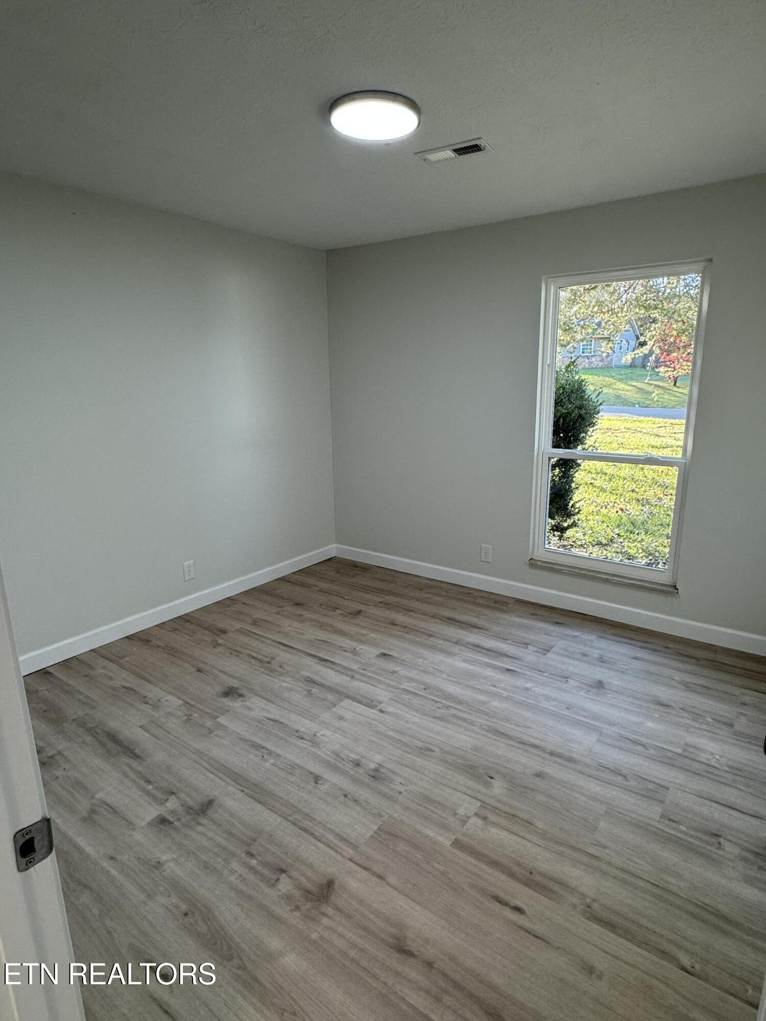 1140 Roswell Road Knoxville, TN 37923 - Photo 9 of 15 IMG_0587