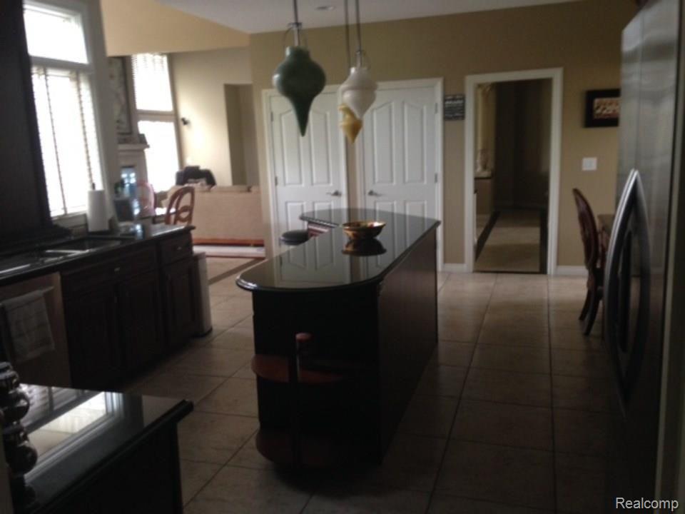 223 Golfview Way Monroe, MI 48162 - Photo 7 of 12 kitchen 223.jpg