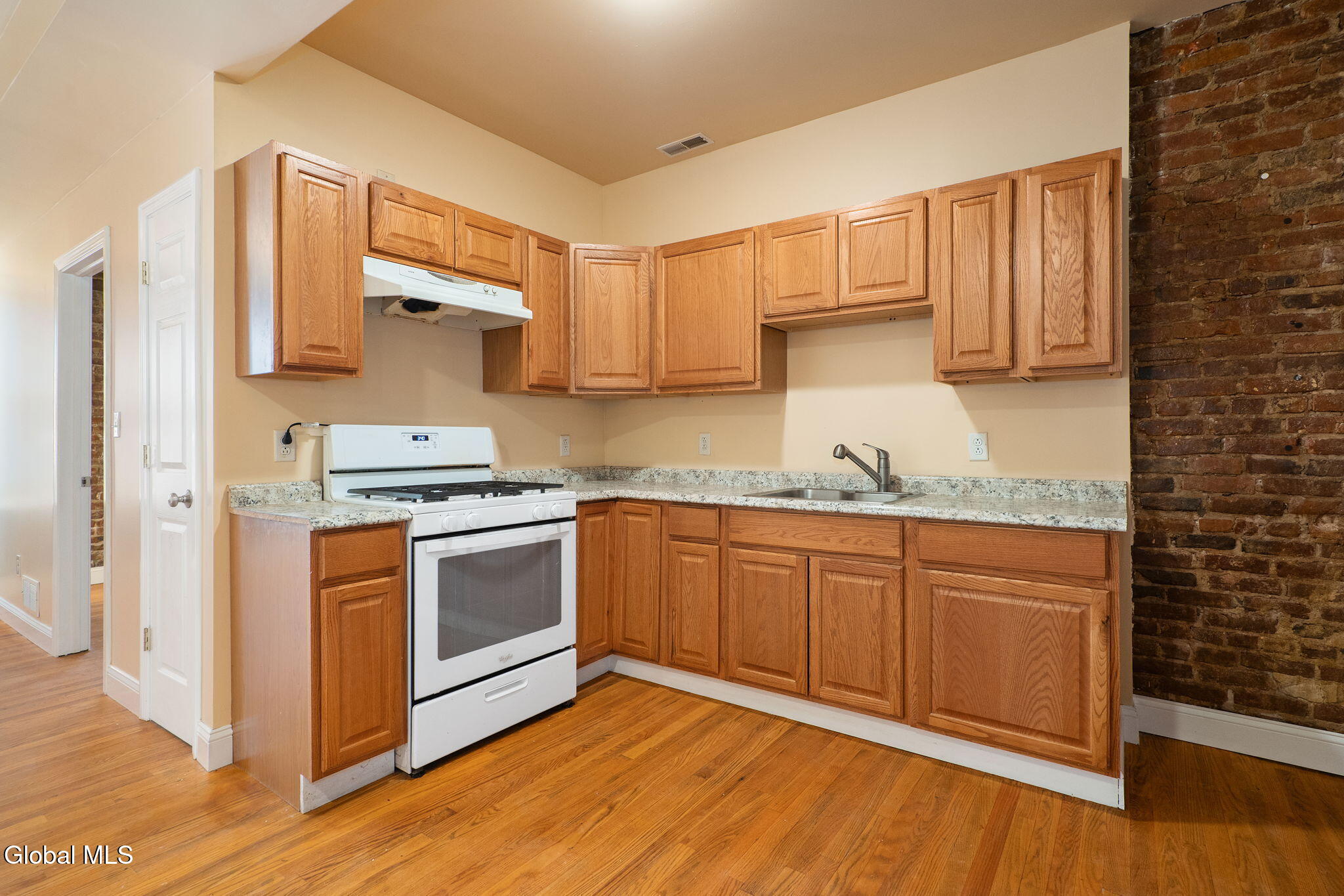 73 Clinton Street Albany, NY 12202 - Photo 7 of 30 8-web-or-mls-73ClintonSt_08