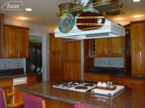 8421 Dean Road Fenton, MI 48430 - Photo 6 of 14 20366151-5.JPG