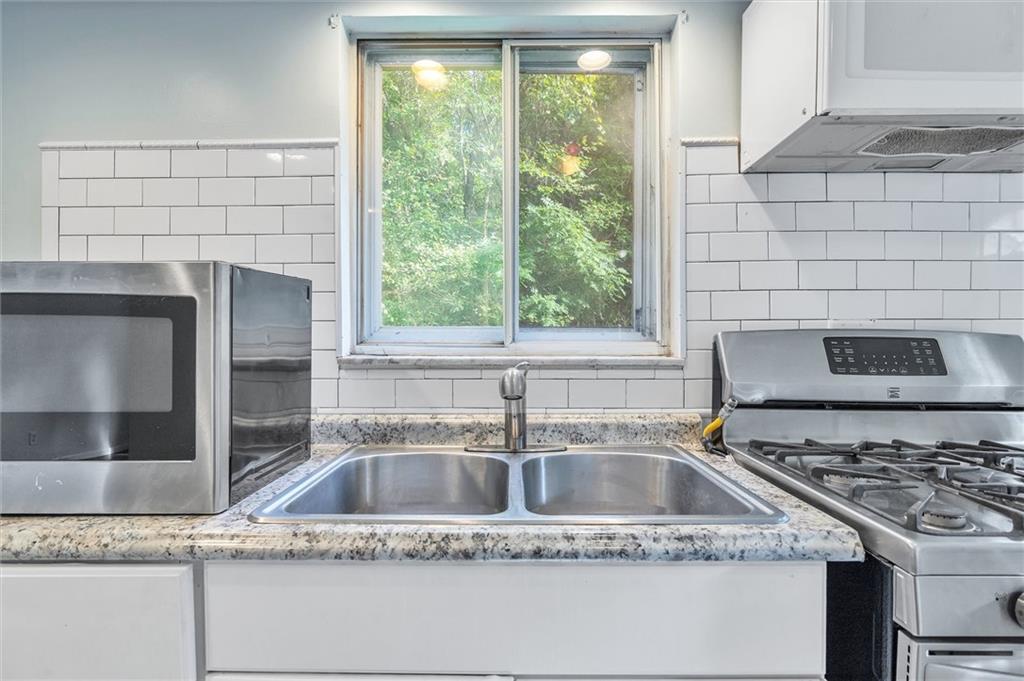 3058 Universal Road Pittsburgh, PA 15235 - Photo 8 of 21 Gallery Image 8