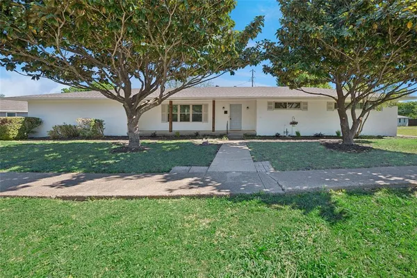 $379,900 | 202 Joe White Street, Rockwall, TX 75087