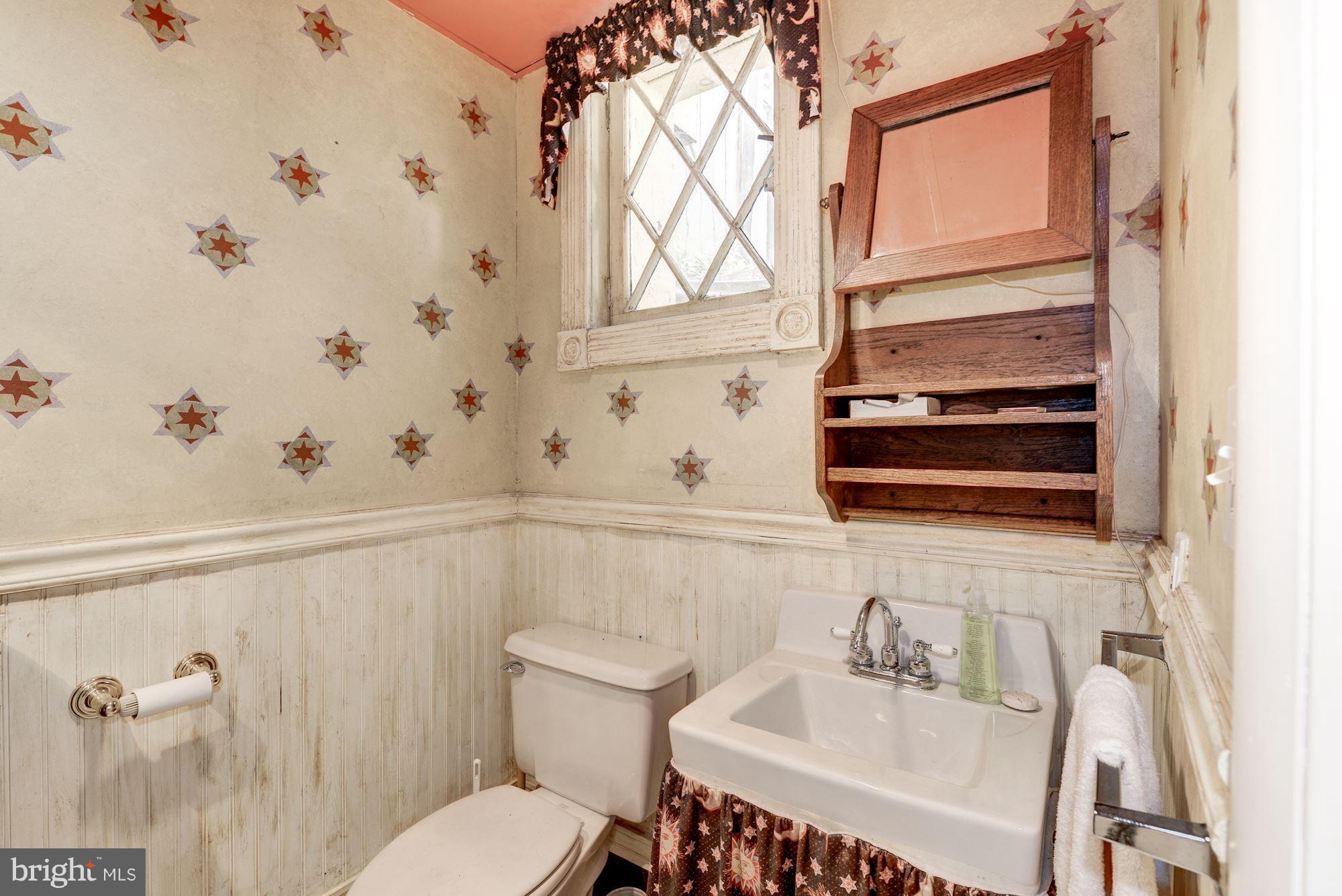 528 8th Street Northeast Washington, DC 20002 - Photo 16 of 21 Bath