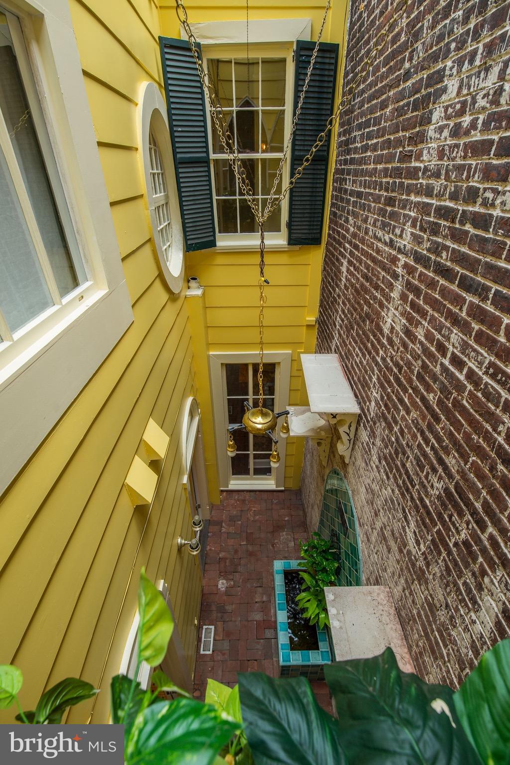 528 8th Street Northeast Washington, DC 20002 - Photo 6 of 21 View