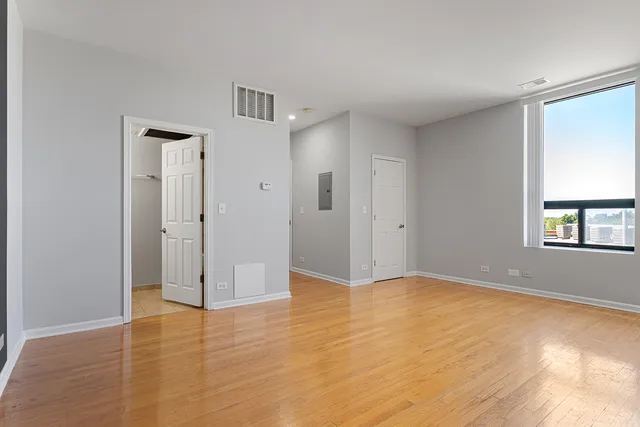 $1,477 | 2451 West Howard Street, Unit 605, Chicago, IL 60645