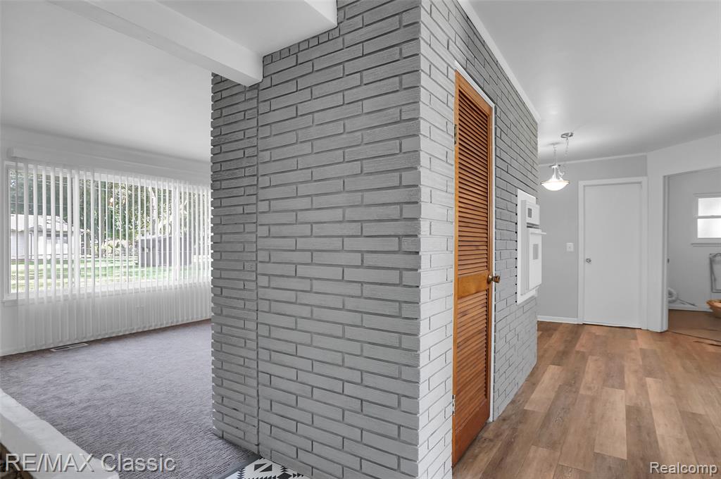 18248 Farmington Road Livonia, MI 48152 - Photo 4 of 30