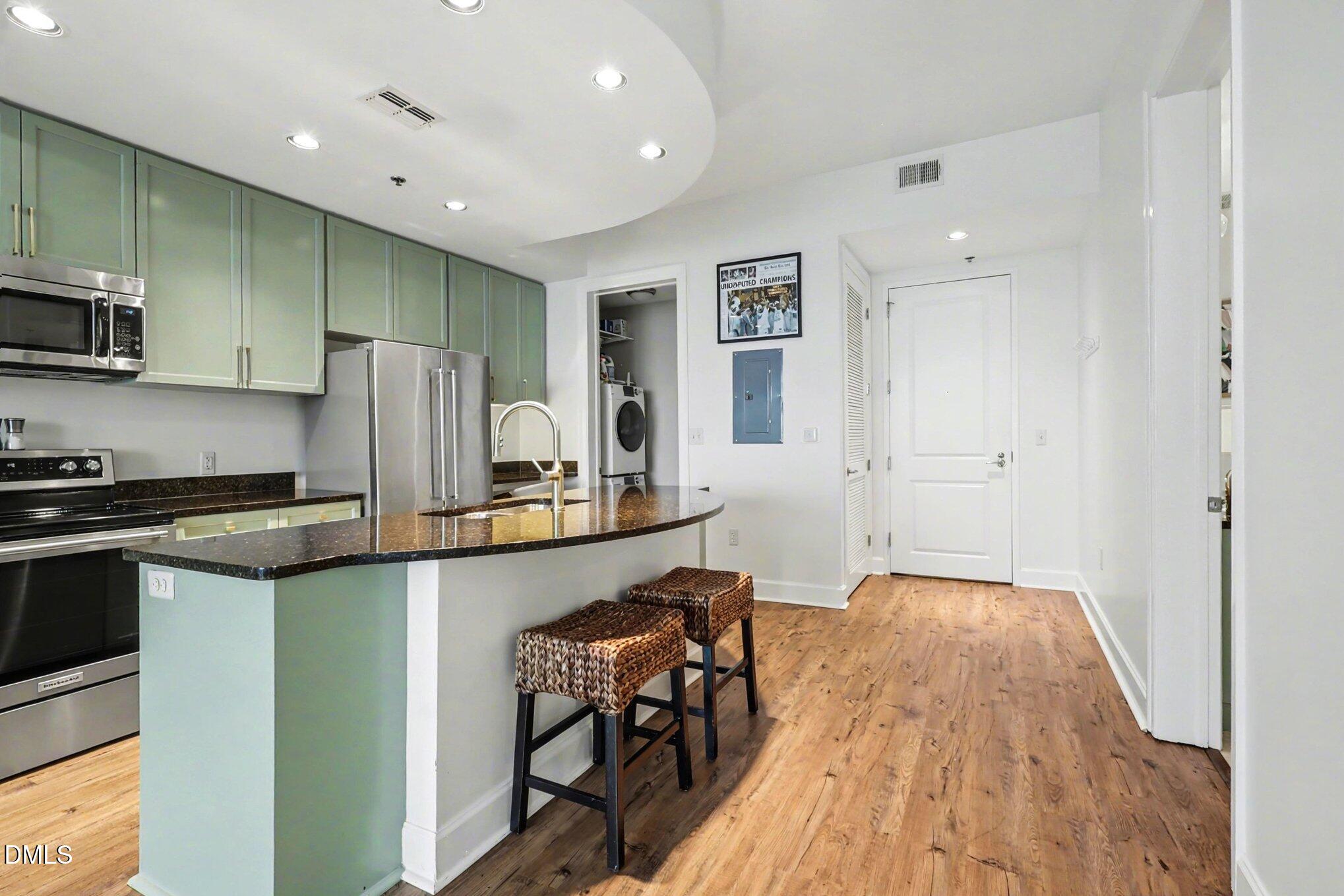 301 Fayetteville Street, Unit 3002 Raleigh, NC 27601 - Photo 13 of 31 016_file_2419