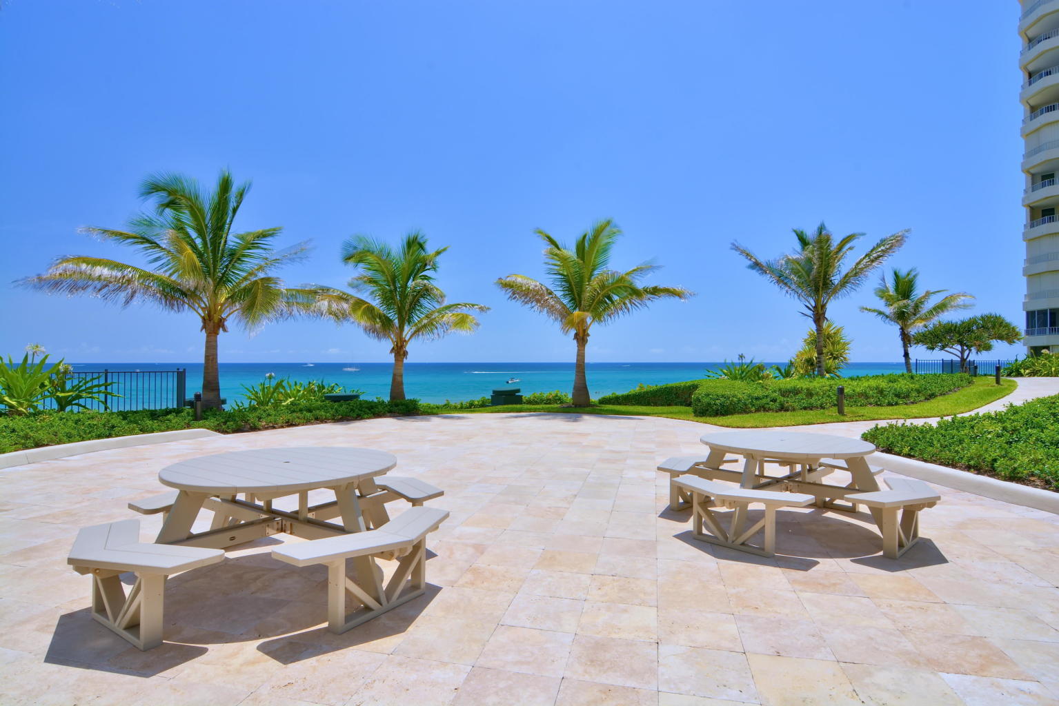 550 South Ocean Boulevard, Unit 805 Boca Raton, FL 33432 - Photo 12 of 31 picnic area by ocean
