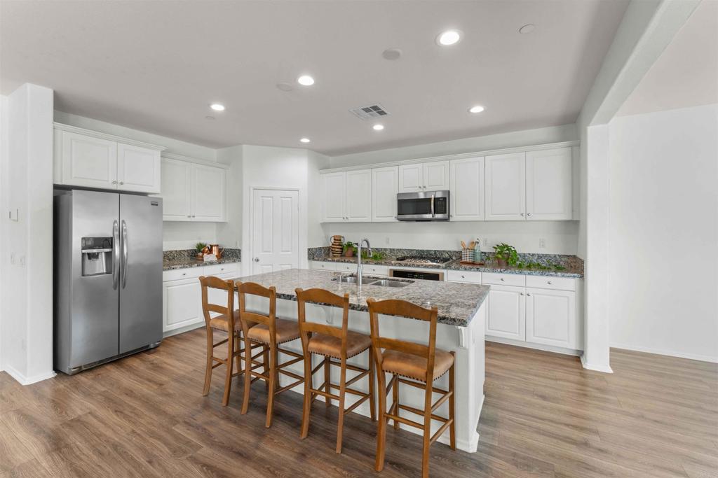 35664 Asturian Way Fallbrook, CA 92028 - Photo 5 of 56